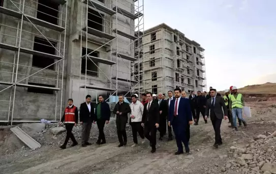 Bitlis'te Ahıska Türkleri İçin TOKİ İnşaat İncelendi