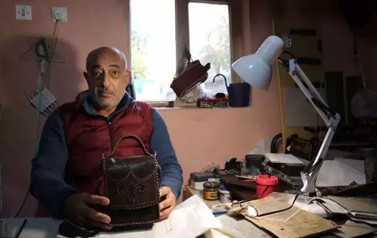 Depremzede Nusret'in El Emeği Çantaları