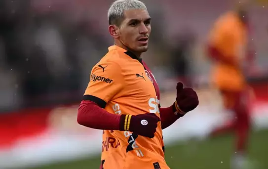 Galatasaray'dan ayrılacak! Torreira'nın yeni takımını menajeri duyurdu