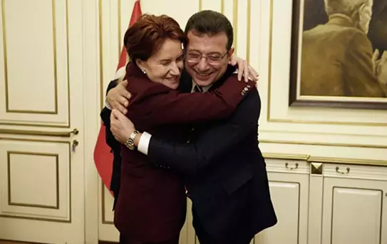 ''Oğlum'' dediği İmamoğlu için sessizliğini koruyan Akşener, iftar yemeğinde ortaya çıktı