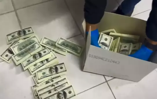 Matbaa kurup milyonlarca sahte dolar bastılar