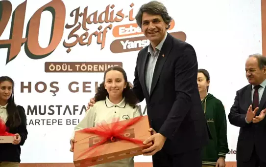 Kartepe'de Hadis Ezberleme Yarışmasında Dereceye Giren Öğrencilere Ödülleri Verildi