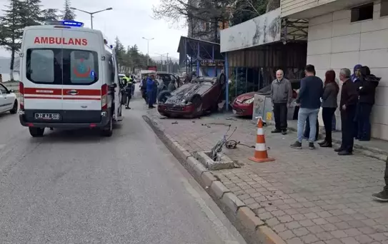 Eğirdir'de Trafik Kazası: Araç Takla Attı