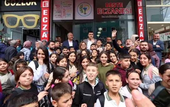 Şahin, vatandaşlar ve esnafla bir araya geldi