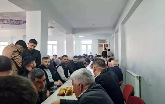 Adilcevaz'da Bayram Yemeği Geleneği Devam Ediyor