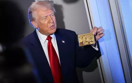 Trump, 5 milyon dolarlık altın kartı tanıttı