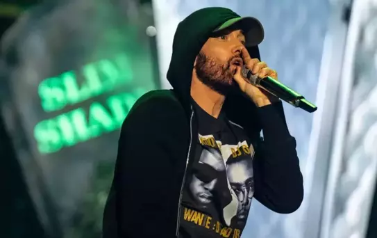 Bir dönemin efsane ismi Eminem dede oldu