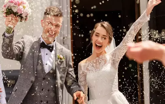 Nikah kısa, düğün pahalı gelince çözümü 'yarım' düğünde buldular