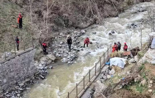 Hakkari'de Kaybolan Feleknaz Keskin İçin 130 Kişilik Arama Ekibi Seferber Oldu