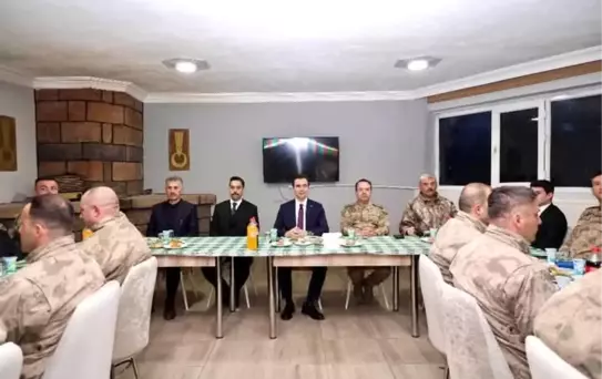 Vali Karakaya, Güroymak Jandarma Komutanlığını Ziyaret Etti