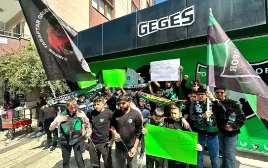 Denizlispor'dan Kadına Şiddete Çiçekli Destek