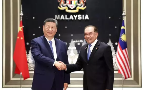Xi Jinping, Malezya'da Enver İbrahim ile Görüştü