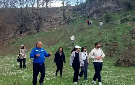 Öğretmenler Orhaneli'nde Doğa Yürüyüşü Yaptı