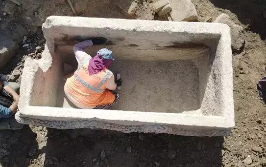 Stratonikeia'da 2 Bin Yıllık Lahit Bulundu