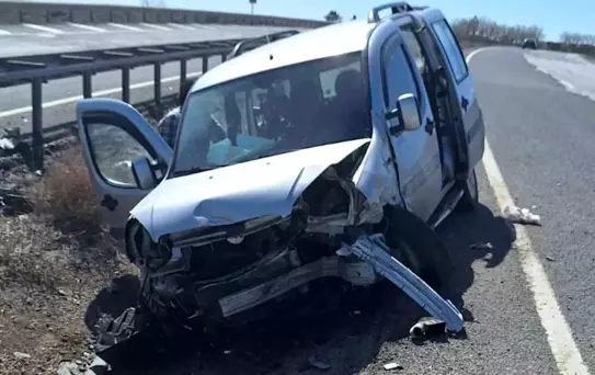 Kırıkkale'de Zincirleme Kaza: 2 Yaralı