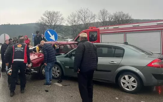 Tavşanlı'da Trafik Kazası: 1 Ölü, 2 Yaralı