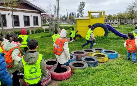 Öğrenciler Sıfır Atık Köyü'nü Ziyaret Etti