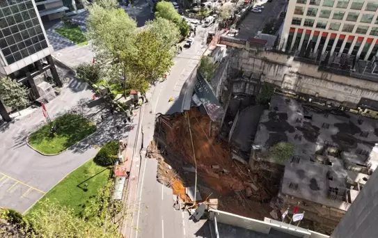 Sarıyer'de Yol Çökmesi: İnşaat Mühürlenecek