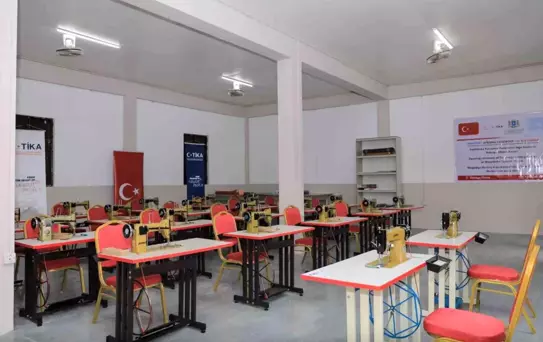 TİKA'dan Somali'de Terzilik Atölyesi