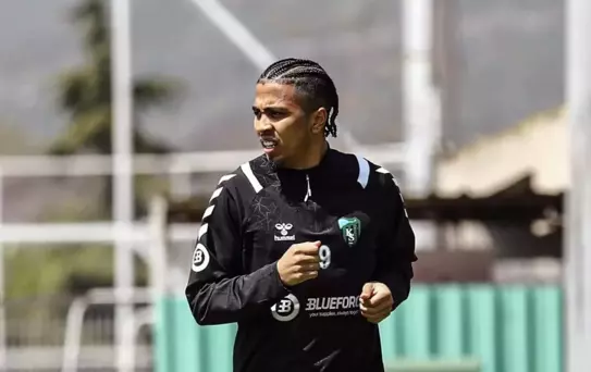 Kocaelispor'da 6 Oyuncunun Sözleşmesi Uzatıldı