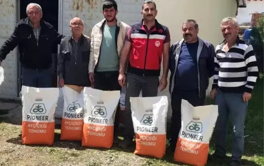 Kütahya'da Çiftçilere Hibe Tohum Dağıtımı