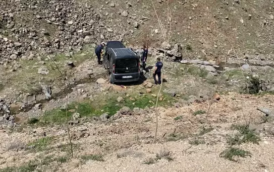 Elazığ'da Şarampole Yuvarlanma Kazası
