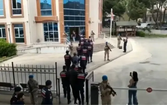 İzmir'de Silahlı Çeteye Operasyon