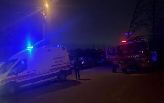 Sakarya'da Bina Çökme Riskiyle Tahliye Edildi