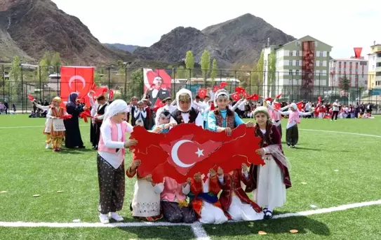 Oltu'da 23 nisan coşkusu