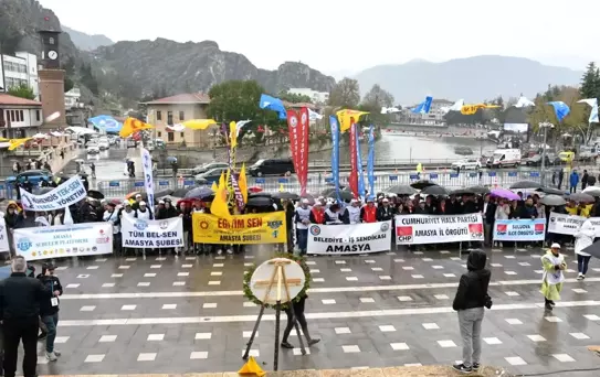 Amasya'da Yağmur Altında 1 Mayıs Kutlaması