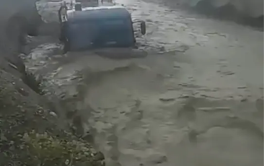 Ayaş'ta Sağanak Sele Neden Oldu