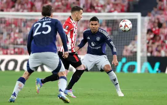 Manchester United Yarı Finalde Rahat Güldü