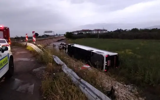 Akhisar'da Otobüs Kazası: 10 Yaralı