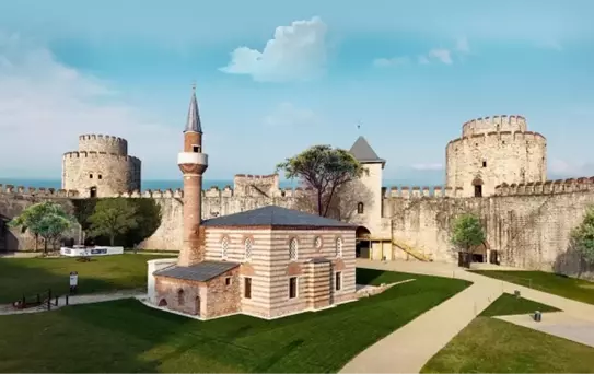 Yedikule Hisarı'ndaki Fatih Mescidi ibadete açıldı