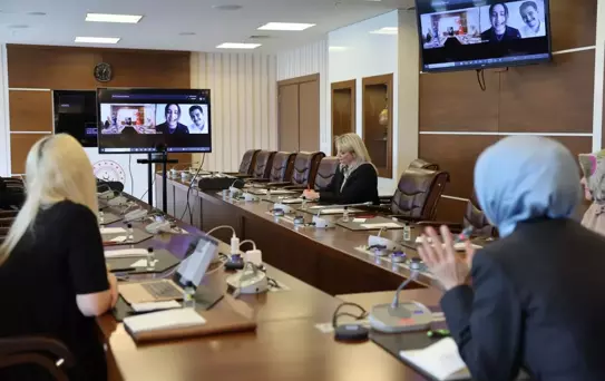 Bakan Göktaş, Öğrencilerle Görüştü