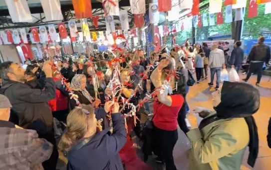 Avcılar'da Renkli Hıdırellez Kutlaması