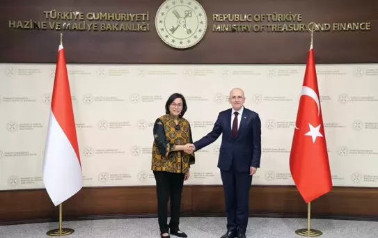 Türkiye ve Endonezya Maliye Bakanları Görüştü