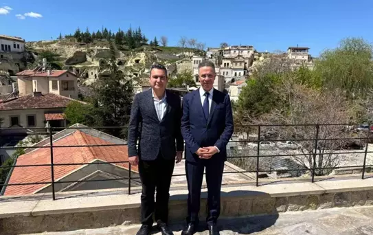 Filistin Büyükelçisi KÜN'ü Ziyaret Etti