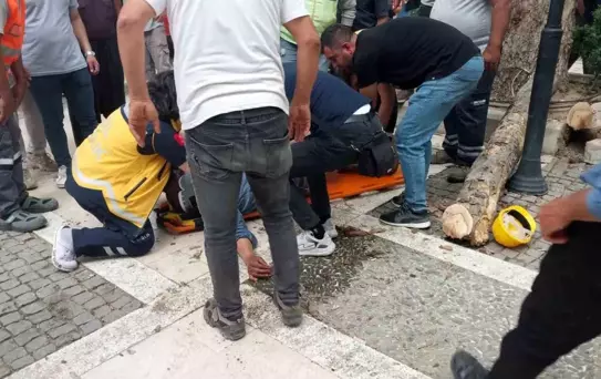 Mersin'de Kepçeden Düşen Belediye İşçisi Ağır Yaralandı