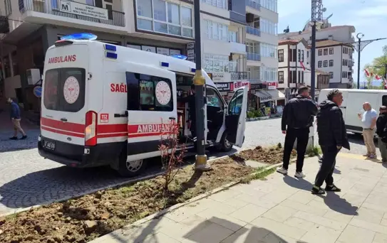 Sinop'ta Trafik Kazası: Motosiklet Sürücüsü Yaralı