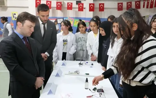Başkale'de Karma Resim ve STEAM Sergisi