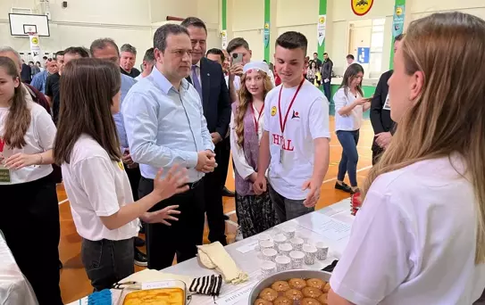 Hayrabolu'da TÜBİTAK 4006 Bilim Fuarı Açıldı