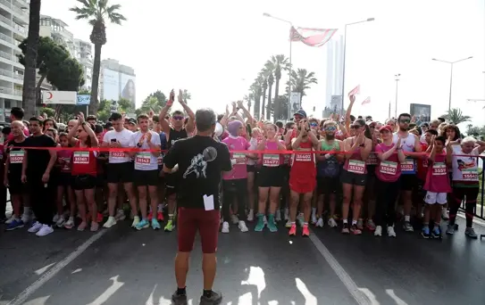 İzmir'de Zübeyde Hanım Koşusu Yapıldı