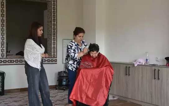 Kanseri Yenen Kuaförden Ücretsiz Hizmet