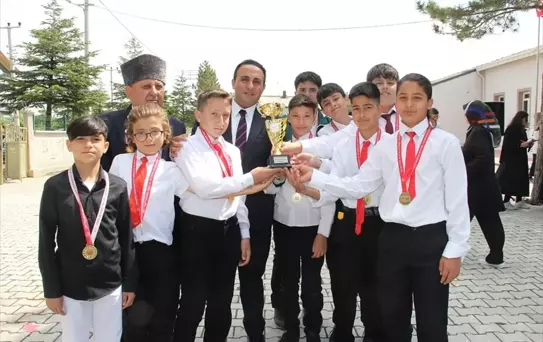 Konya'nın ilçelerinde19 Mayıs Atatürk'ü Anma Gençlik ve Spor Bayramı kutlandı