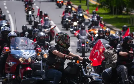 Motosikletçilerden Anıtkabir'e Anlamlı Sürüş