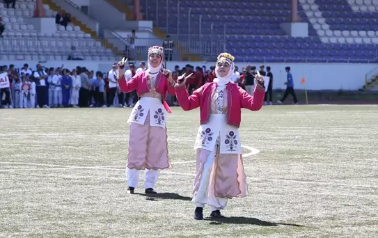 Sakarya ve çevre illerde 19 Mayıs Atatürk'ü Anma, Gençlik ve Spor Bayramı kutlandı