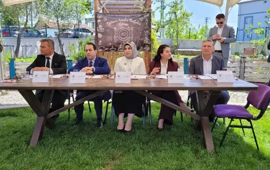 Tekkeköy'de Anneler Günü Yemek Yarışması
