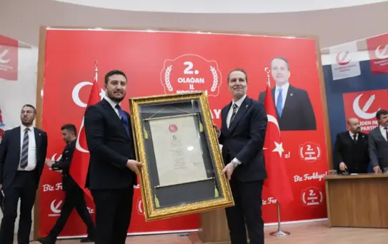 Erbakan'dan Gençler İçin Uyarı