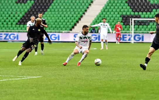 Sakaryaspor Sezonu Galibiyetle Tamamladı